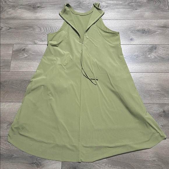 Lululemon Overlay High Neck Dress Green Casual Travel Size 8 - Picture 7 of 13